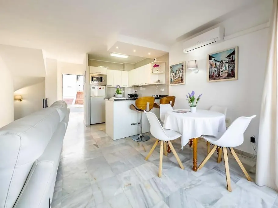 97-Townhouse With Roof Terrace & Views, Marbella Apartamento
