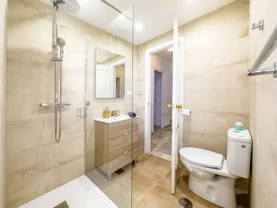 97-Townhouse With Roof Terrace & Views, Marbella Apartamento 0*,  Espanha