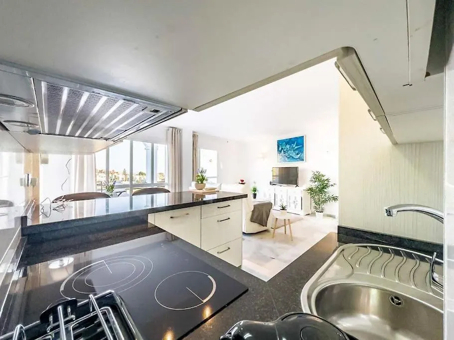 97-Townhouse With Roof Terrace & Views, Marbella Apartamento